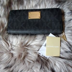 Michael kors wallet3